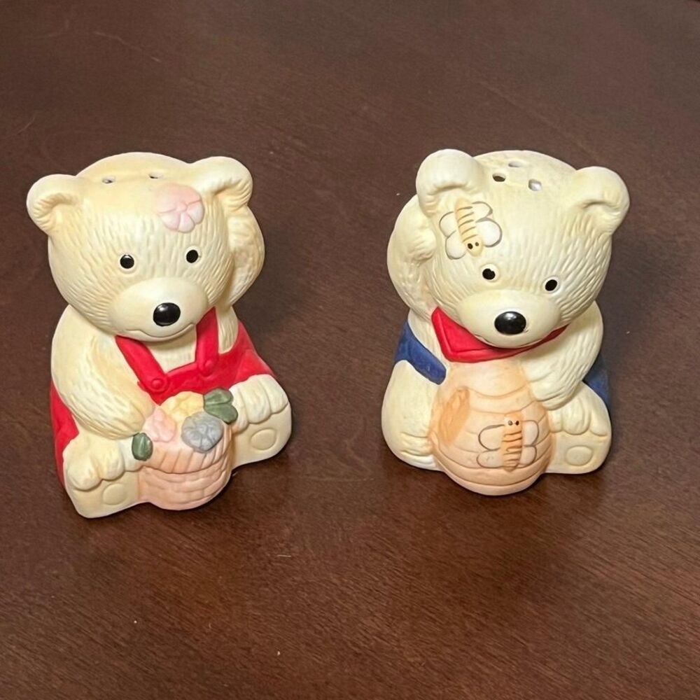 Vintage Teddy Bears Honey Pot Red & Blue Salt and Pepper Shakers
